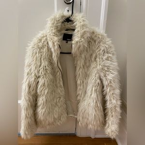 Aritzia Wilfred free white fur jacket XS